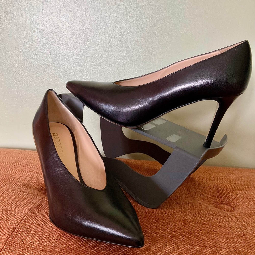275 Central Italy Black Leather V-Cut Pointed Toe Stiletto Pumps 37.5 / 7.5 NWOB